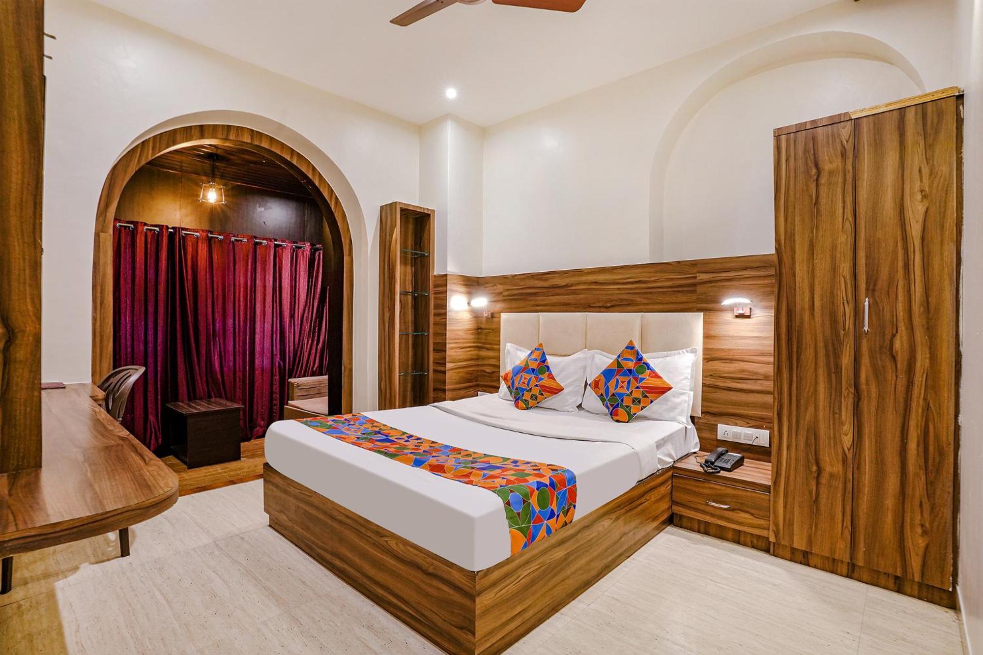Via Abad Inn - Mumbai — Photos 2